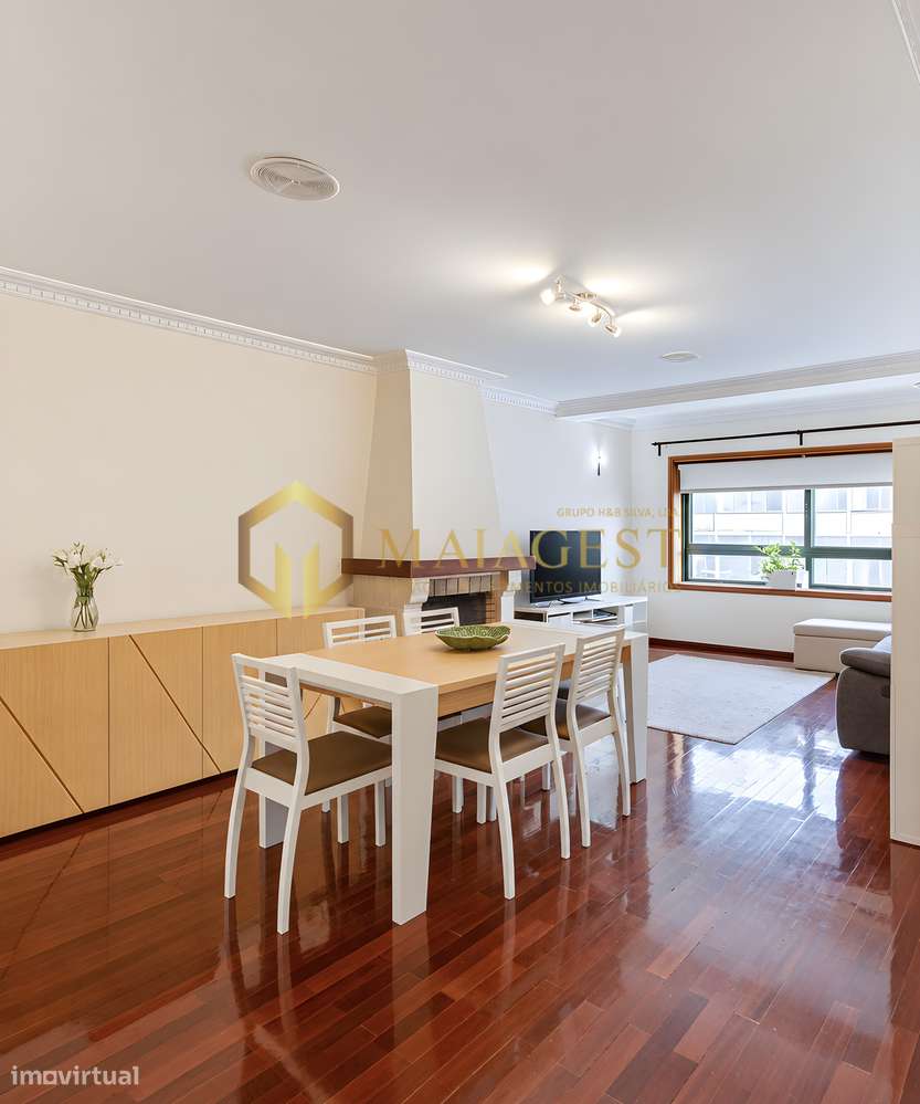 Apartamento T2+1 com Suite e Varanda no Centro de Gaia-0