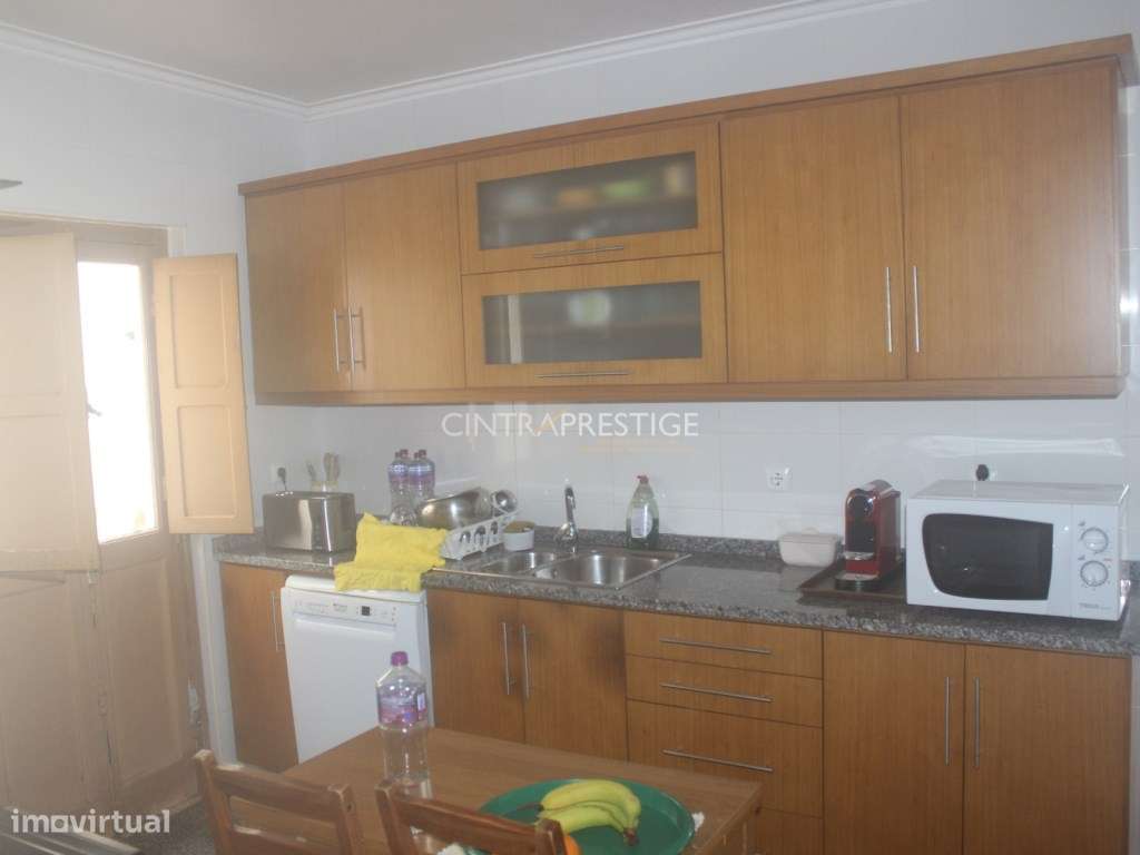 Moradia em Rio de Mouro com 8 divisões . - Grande imagem: 4/24