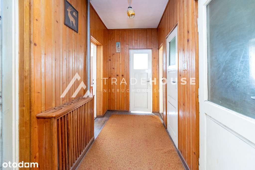 Dom jednorodzinny w spokojnej okolicy.-12