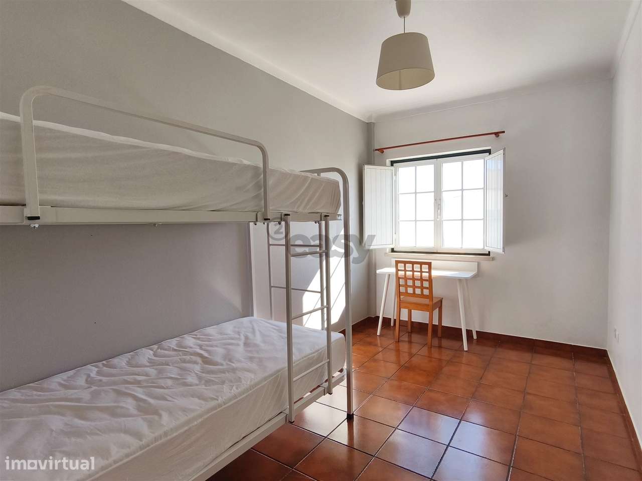 Apartamento T2 Mobilado com Logradouro Privativo em Ermidas Sado - Grande imagem: 5/27