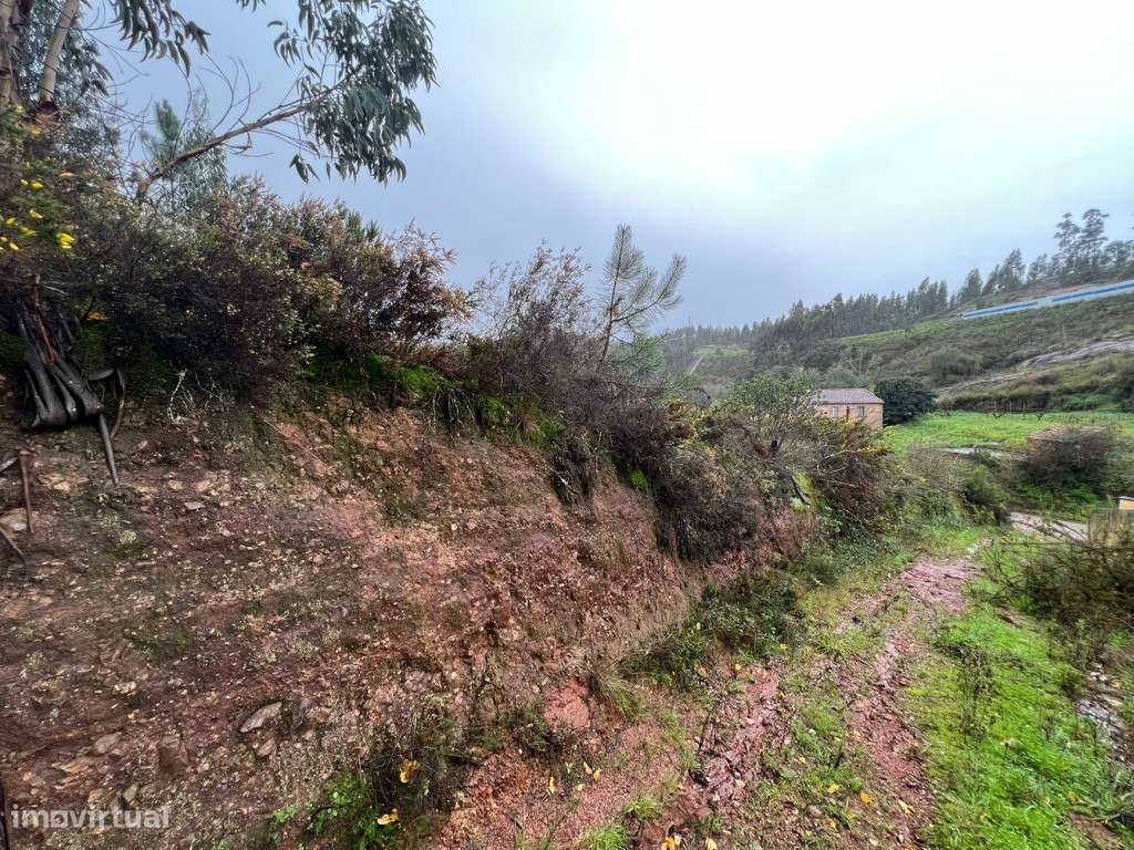 Terreno para construção numa localização calma com excelentes acessos. - Grande imagem: 3/3