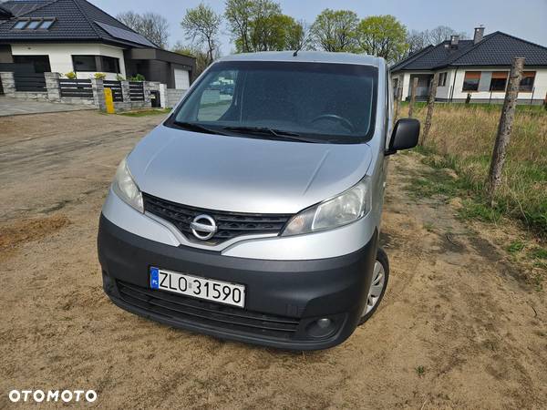 Nissan nv 200 - 12