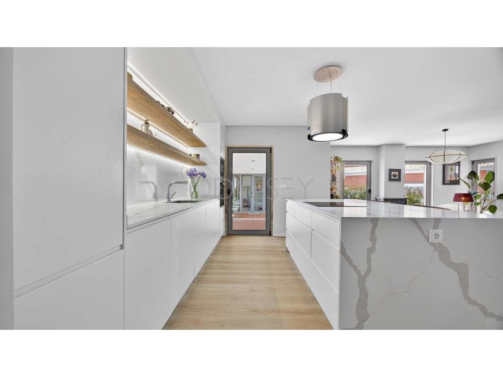 Elegante Villa de 3+1 Quarto com Jardim, Piscina e Vista para o Mar... - Grande imagem: 4/30