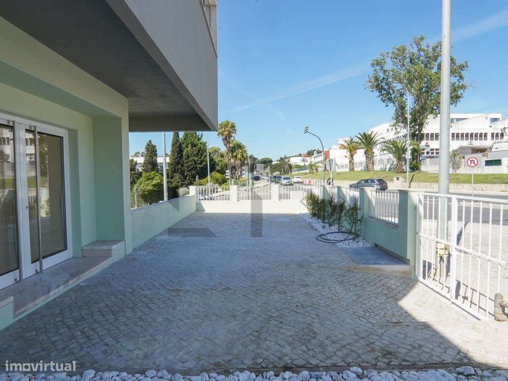 Prédio com Licença de Serviços para Arrendamento em Alfragide, Lisboa-6