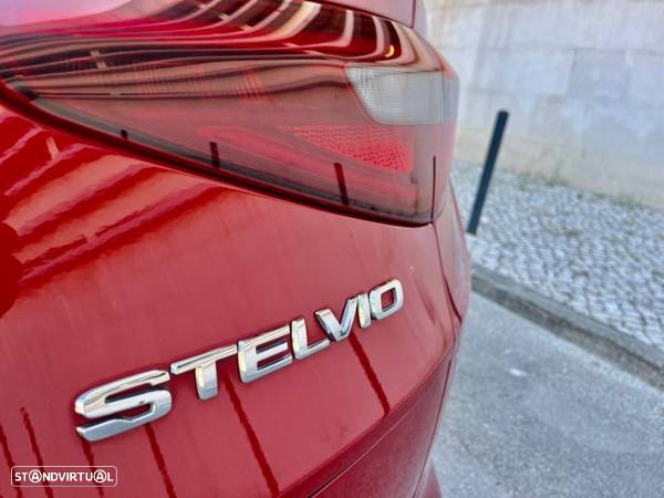 Alfa Romeo Stelvio 2.2 Diesel 16V AT8-Q4 Executive - 29