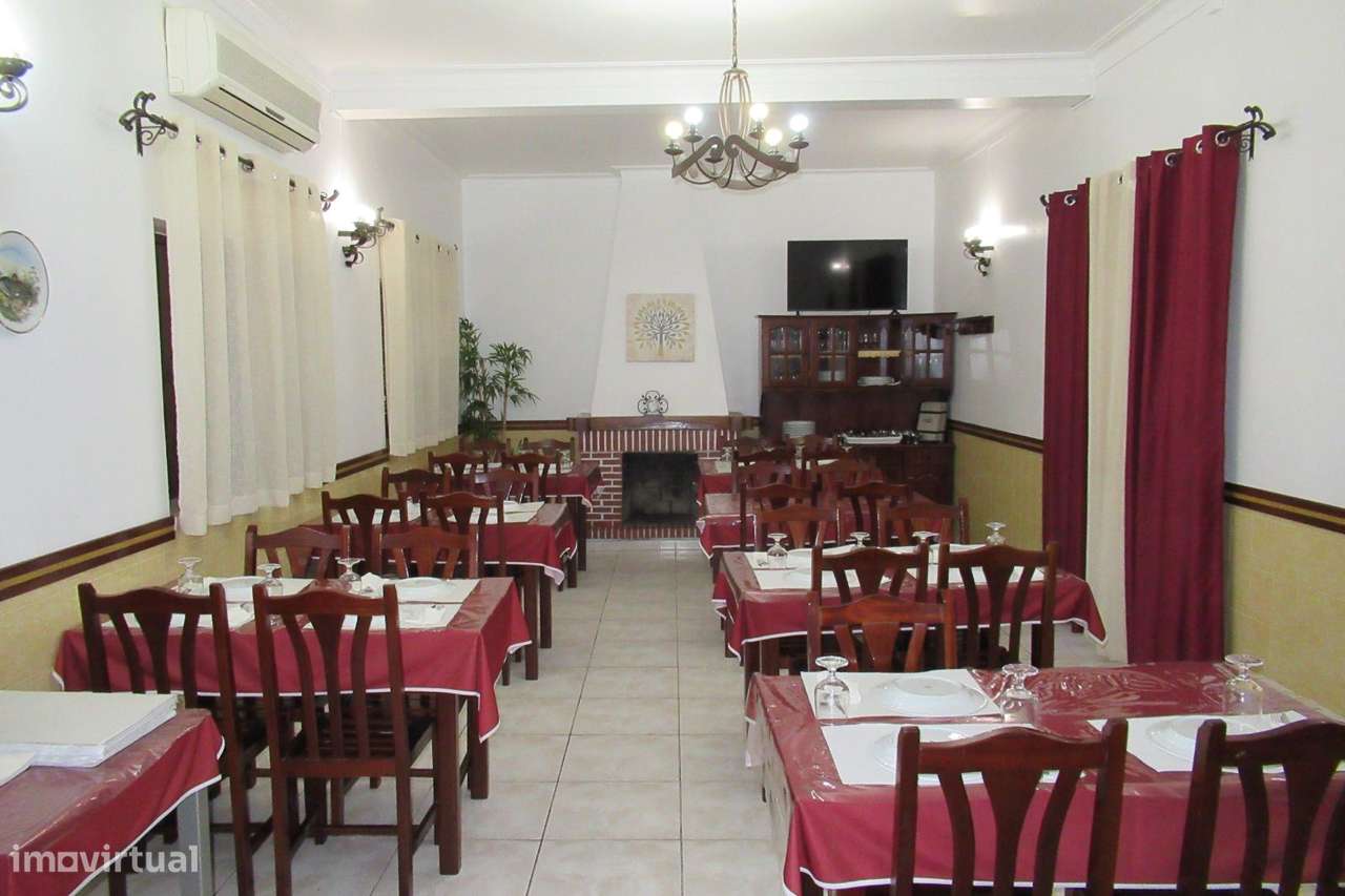 MORADIA ISOLADA COM COMÉRCIO E MORADIA DE R/C.-15