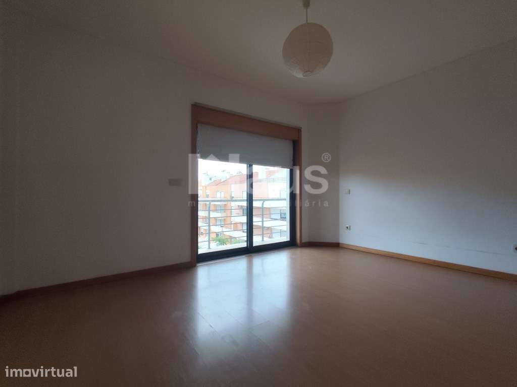 T3 com 2 lugares de parqueamento - Vila Serena-4