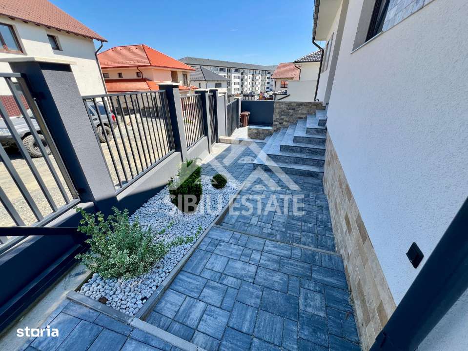 Casa Individuala cu garaj dublu de Vanzare in Șelimbar, zona Lidl - Imagine principală: 2/19