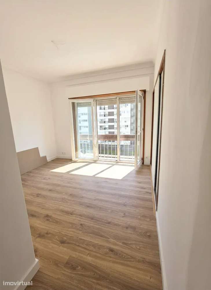Apartamento Renovado em Algés, Oeiras - 2 Quartos e 2 WC-30