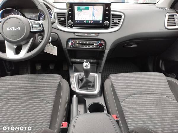 Kia Ceed 1.5 T-GDI M - 21