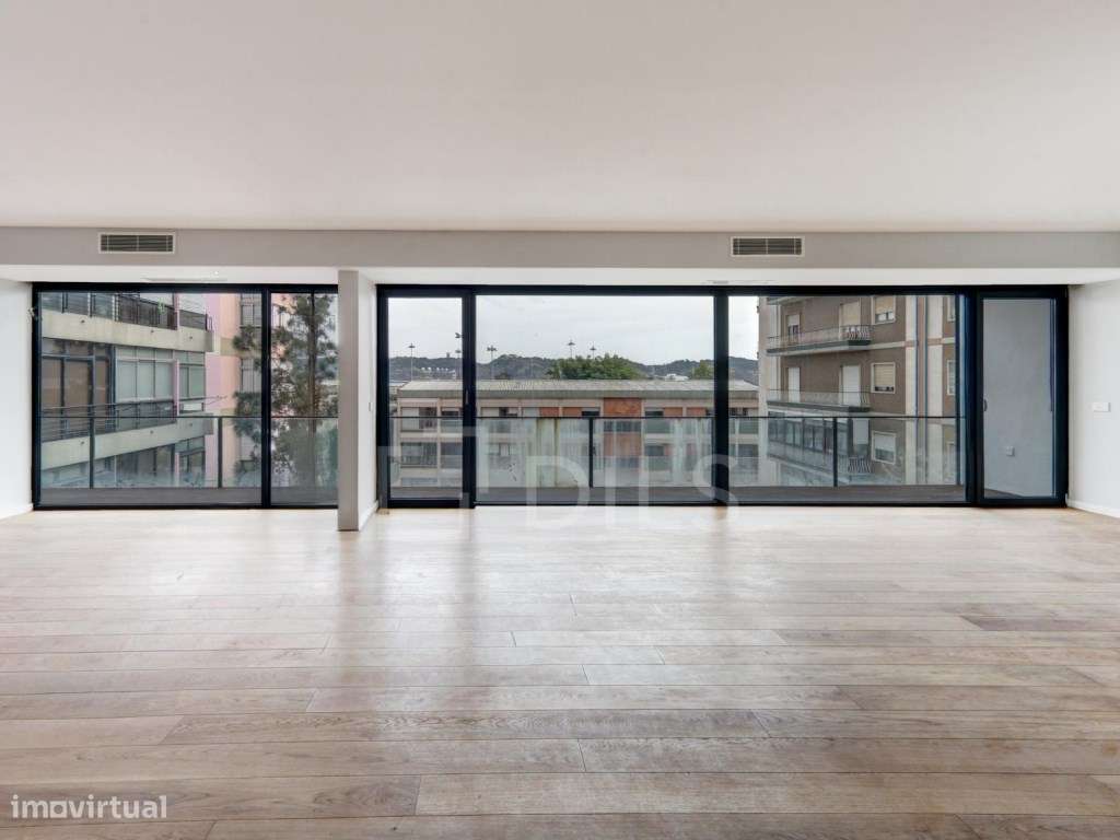 Apartamento T3+1 Duplex com terraço, estacionamento e arrecadação e... - Grande imagem: 1/58