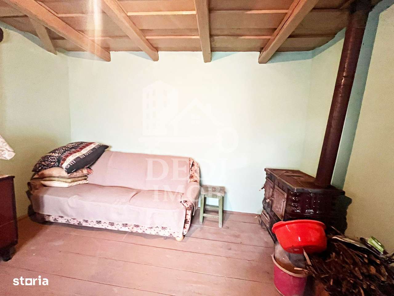 Casa de vanzare si teren de 3000mp in satul Calea Mare, Bihor-2