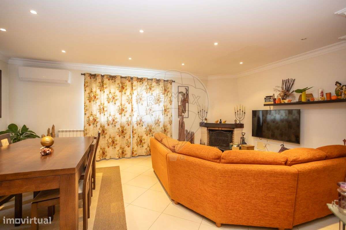 Moradia T4 para venda-7