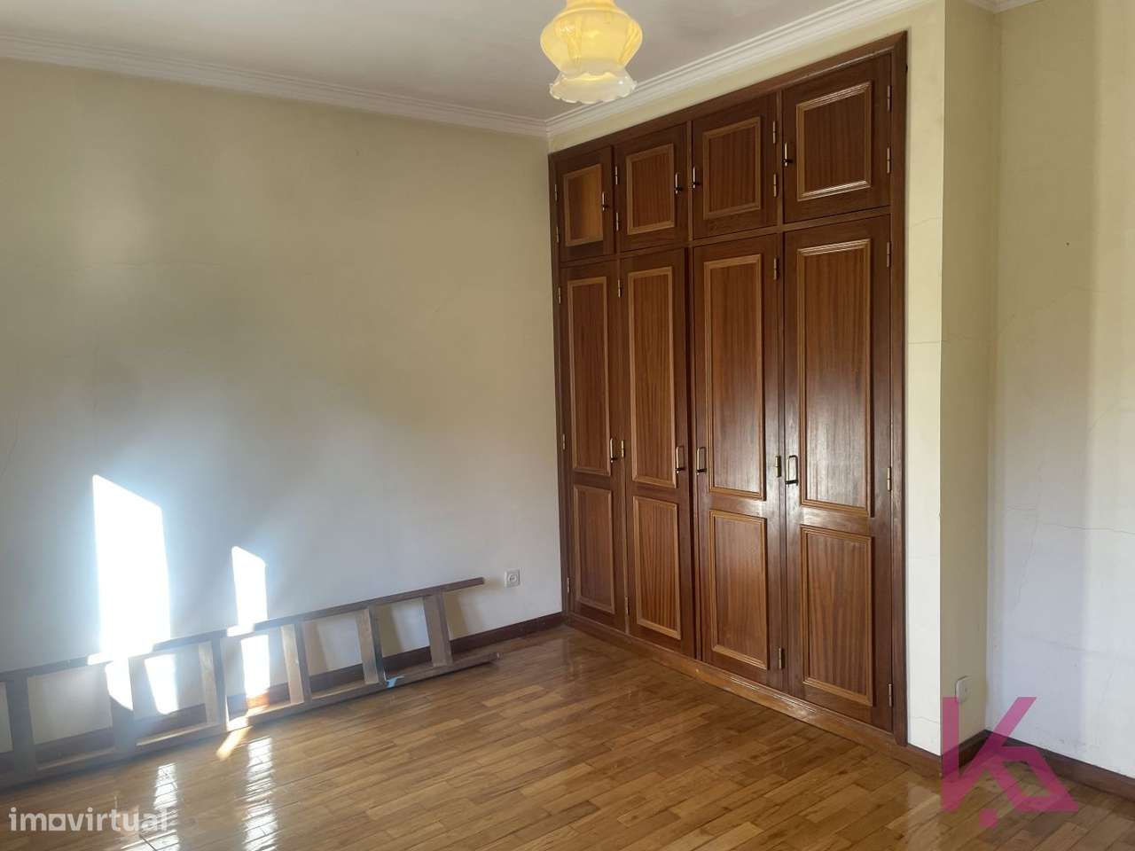 MORADIA T4 com Armazém-11