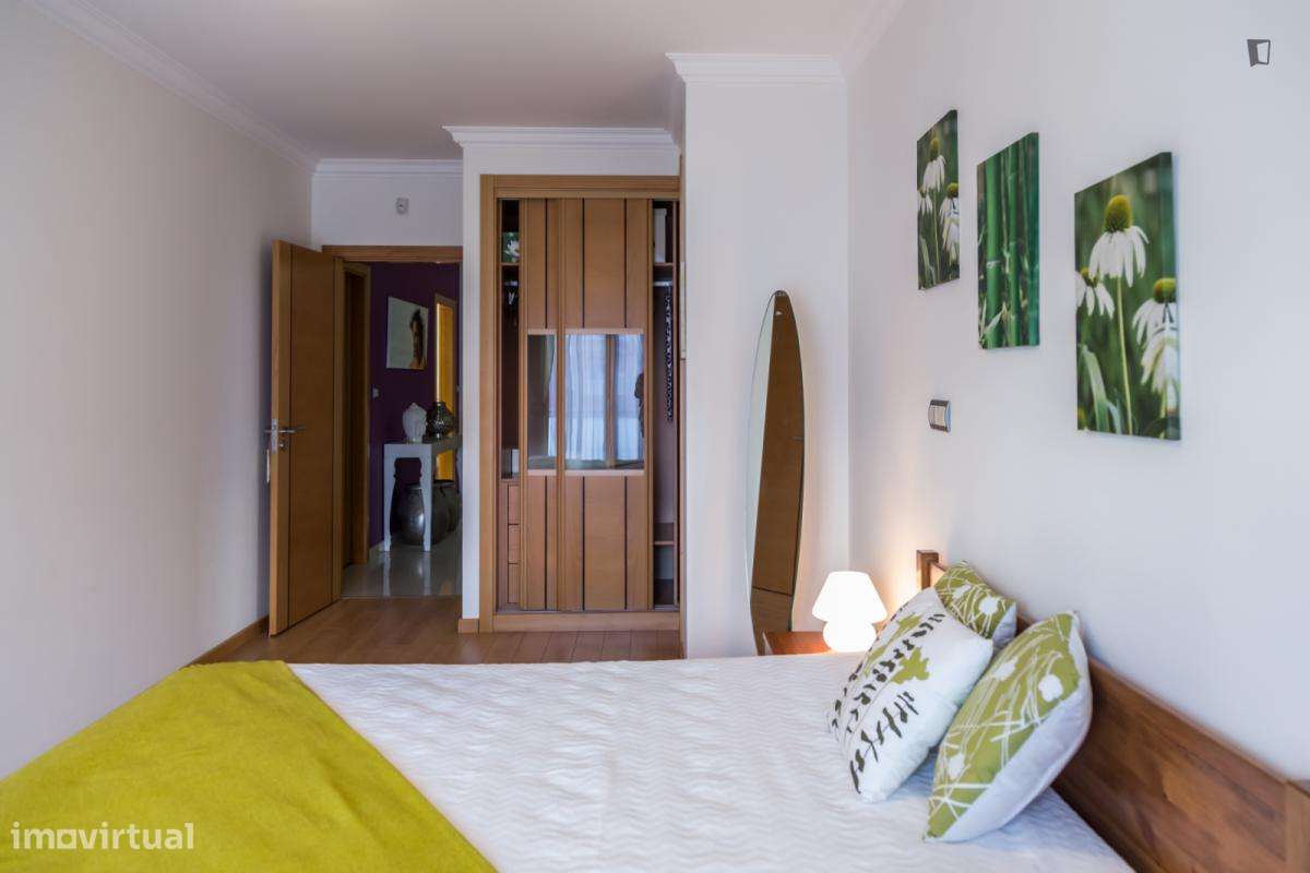 Quarto - localizado em Xabregas Lisbon - Grande imagem: 4/7