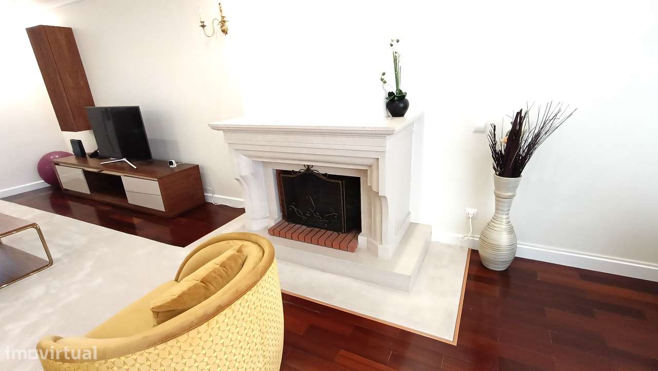 Moradia geminada V6 equipada e mobilada com requinte - Grande imagem: 3/39