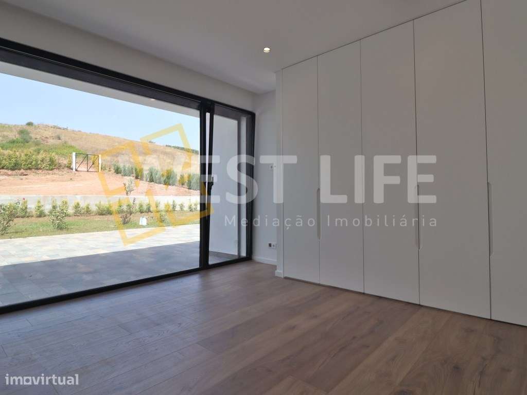 Moradia Térrea T4 com cave com vistas panorâmicas - localizada em B...-24