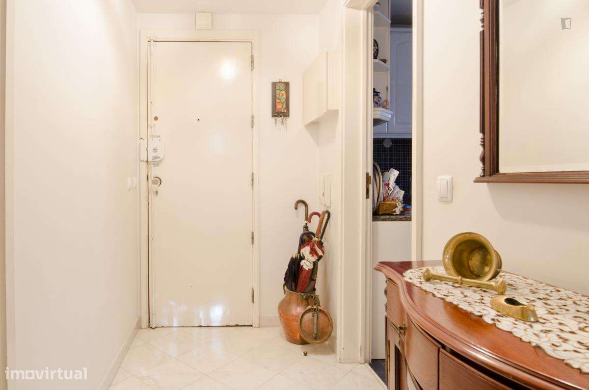 Quarto - localizado em Carnide Lisbon - Grande imagem: 2/6