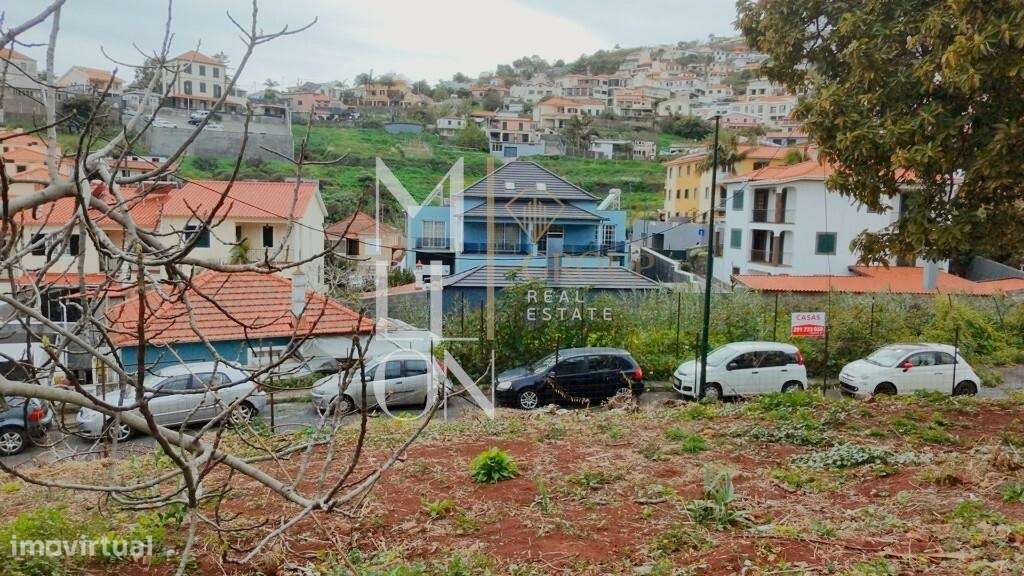 Moradia geminada inserida num lote de 400 m2 - Grande imagem: 5/12