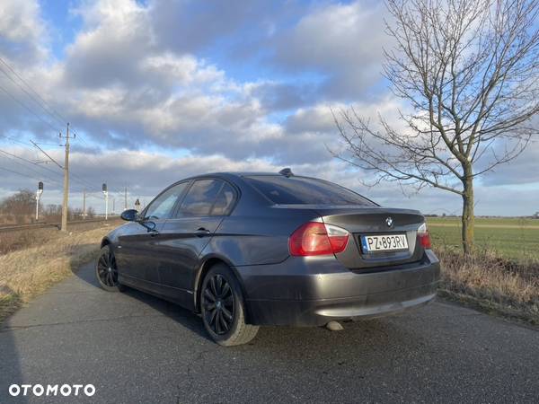 BMW Seria 3 318d - 12