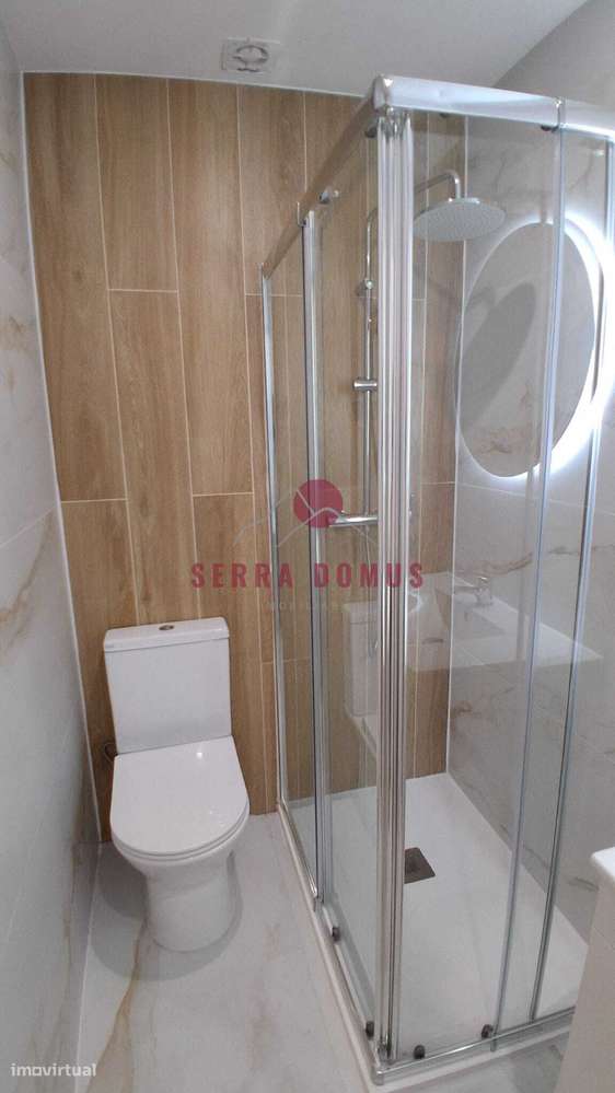 Apartamento T1+1 de 46 m² com logradouro de 20 m² em Sacavém-12