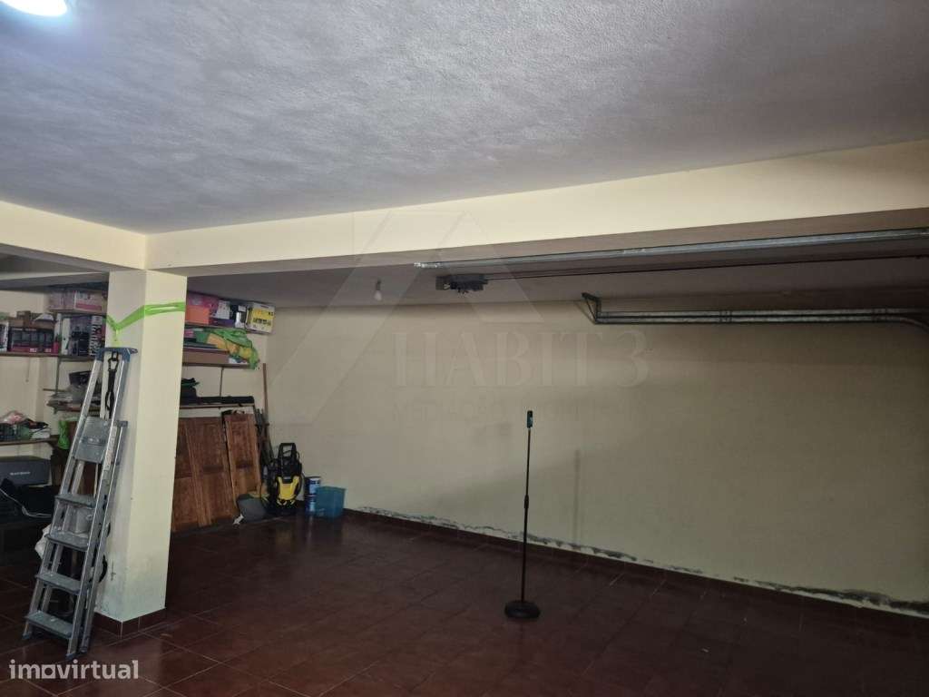 Moradia T4 com Suite, Jardim e Garagem - Centro de Ponte de Lima-44
