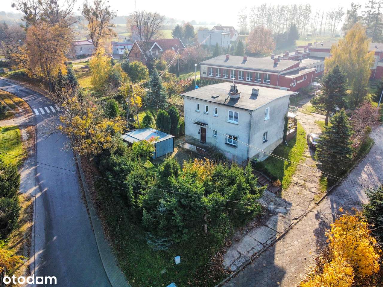 Mieszkanie 3-pokojowe z własnym ogrodem i garażem --> Łęcze-0