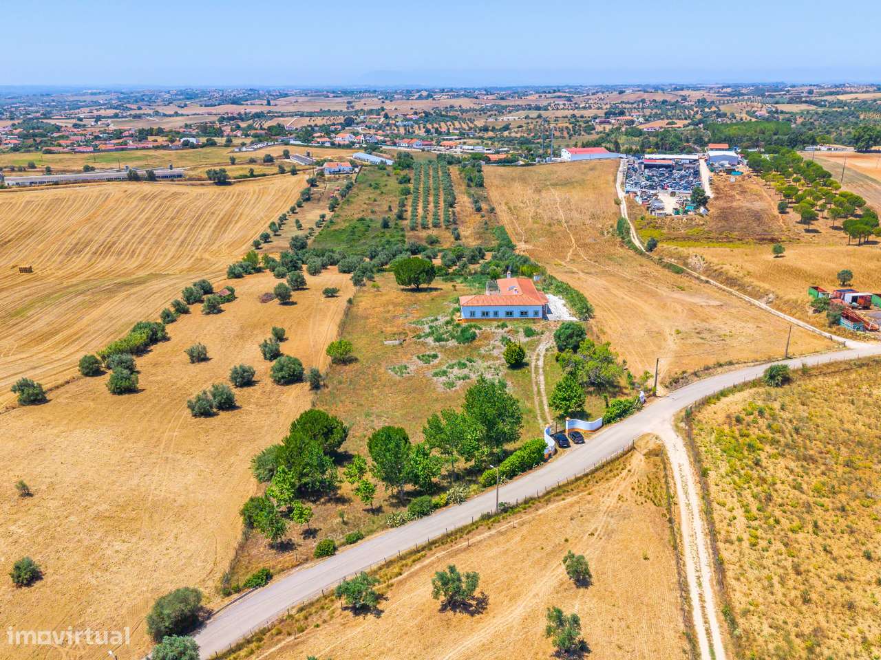 Moradia T4 inserida em propriedade com 9.680 m²-38