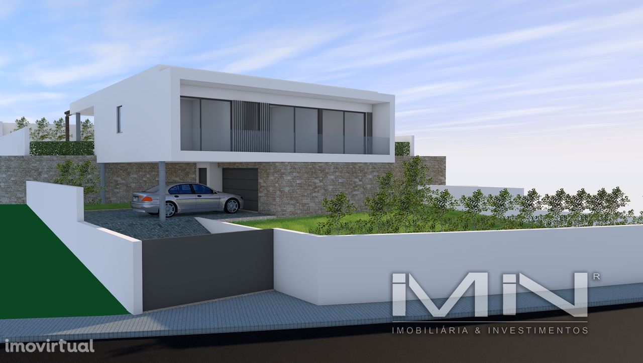 Moradia de 4 frentes - 700m2 de terreno