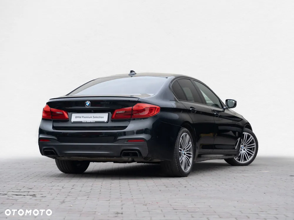 BMW Seria 5 M550i xDrive - 3