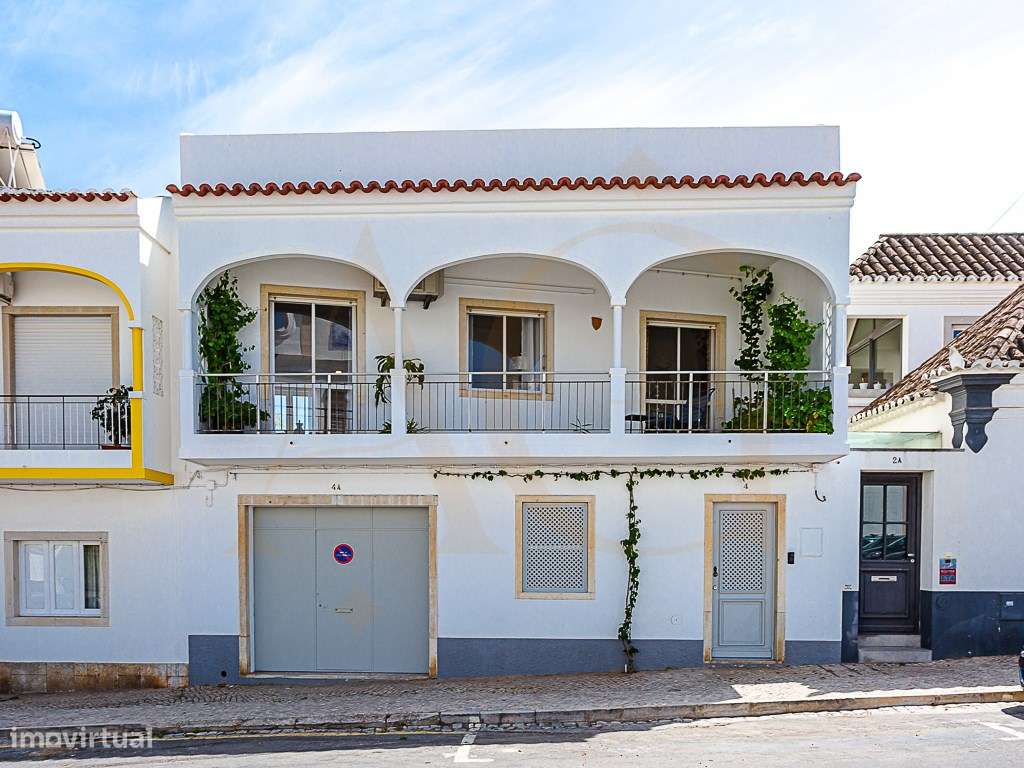 Moradia com Garagem, Piscina, Jardim e amplos Terraços, para venda ...-5