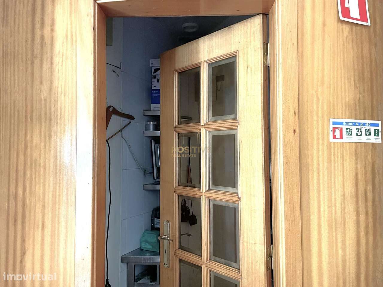 Loja com Café/Pastelaria em Funcionamento junto ao Pingo Doce — Quinta-20