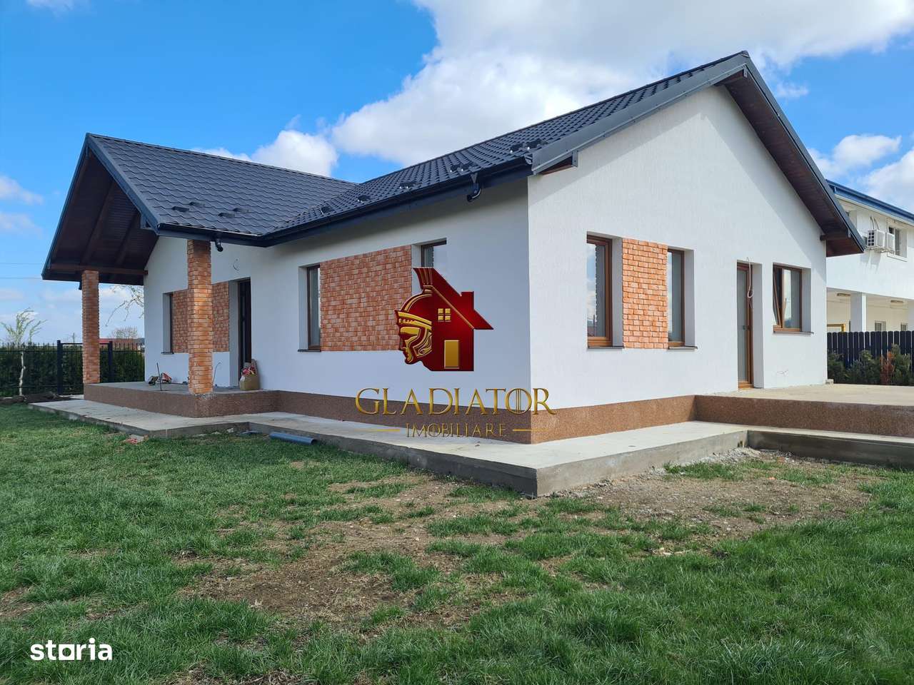 Casa plan parter deosebita, Lunca Cetatuii Ciurea, la asfalt, zona vis-8