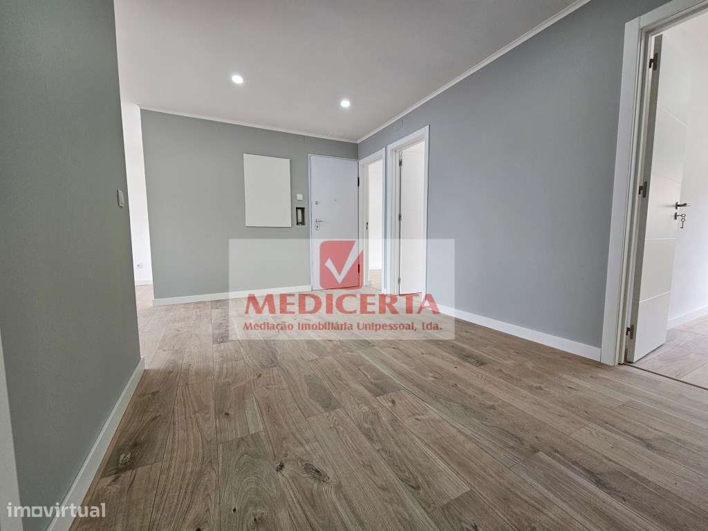 Amadora- Damaia-Cima T4 (104m2) Totalmente remodelado-8