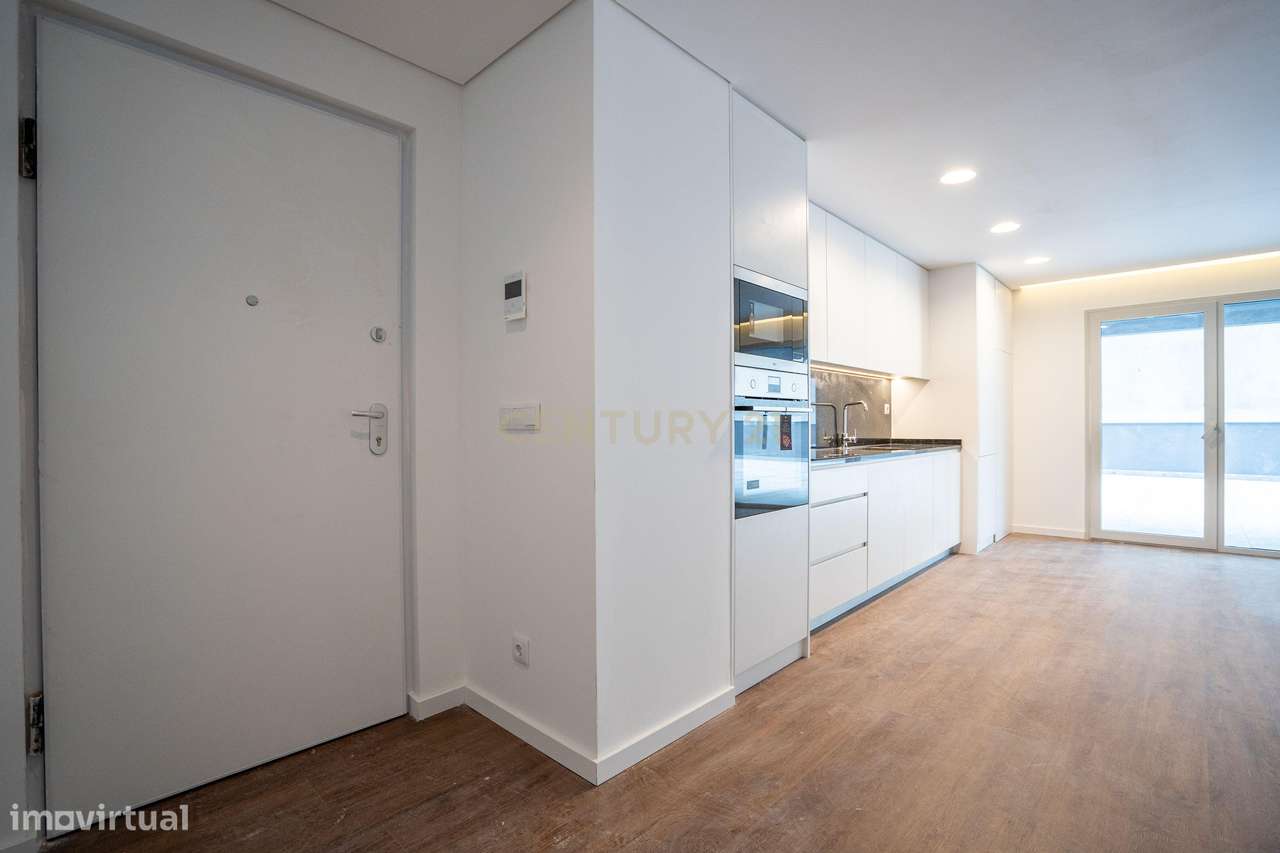 T1 Novo a Estrear com Terraço de 200m² | Ollea Village | Garagem-4