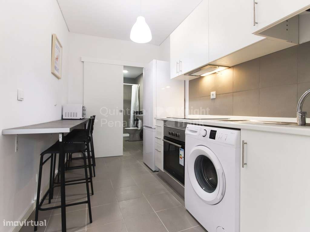 Apartamento T2 renovado e com varanda no Areeiro, Lisboa - Grande imagem: 4/23