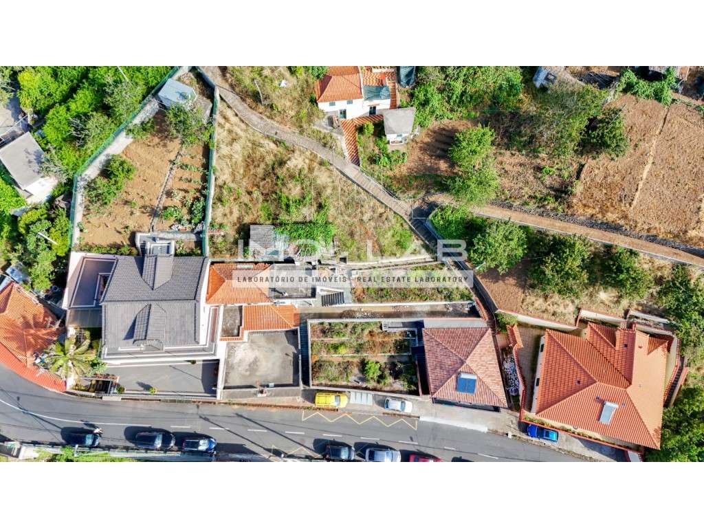 Moradia T2 - Ampla Garagem - Câmara de Lobos-18