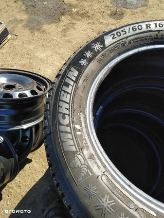 Opony Michelin 205/60/16 - 4