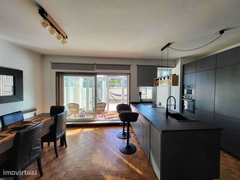 Apartamento T4 com terraço em Faria Guimarães, Porto - Grande imagem: 4/12