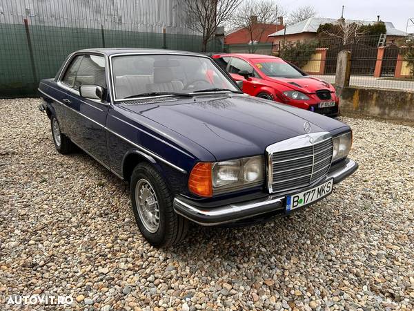 Mercedes-Benz W123 - 1