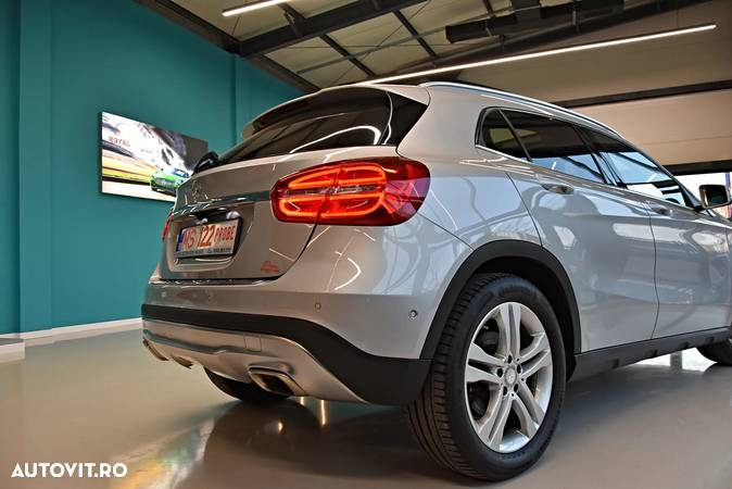 Mercedes-Benz GLA 200 AMG Line - 13