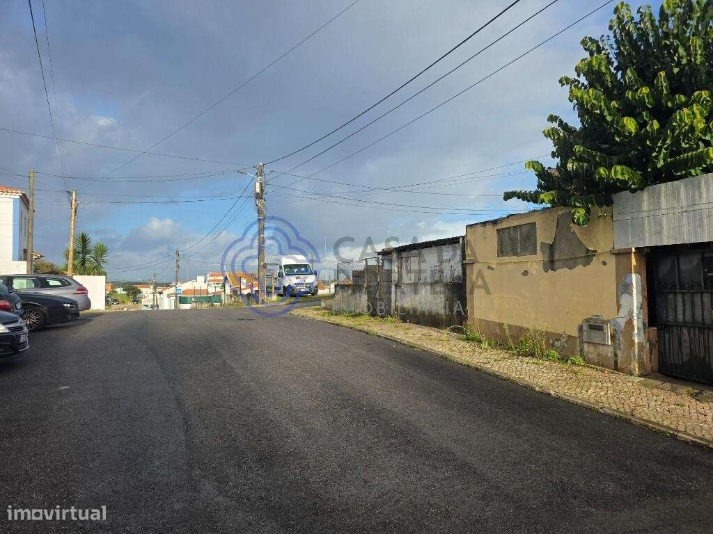 Moradia T2 Térrea para Recuperar - Bairro das Morenas, Caldas da Ra - Grande imagem: 5/35