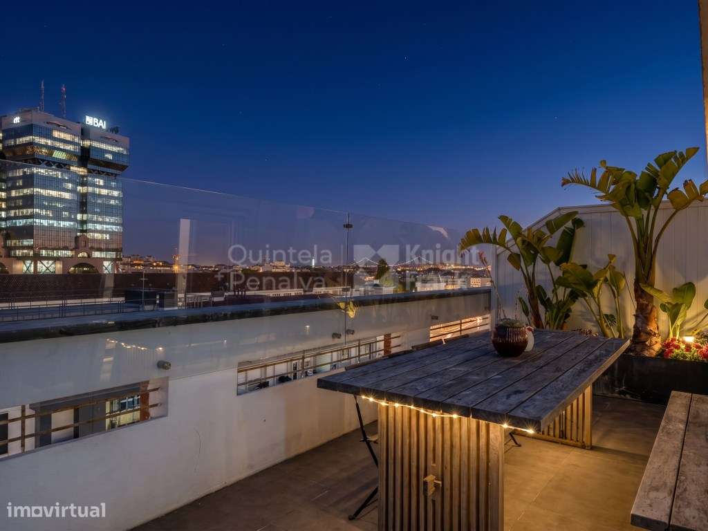 Penthouse T3 Duplex com Terraço | Próximo das Amoreiras-25