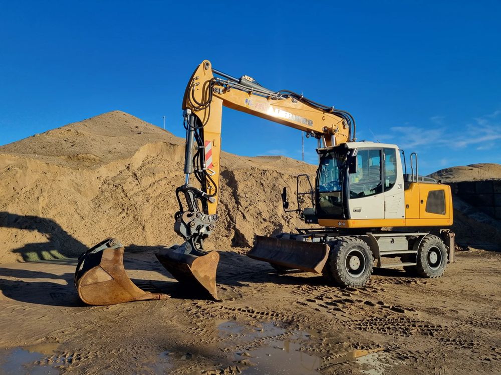 Liebherr A918 2014
