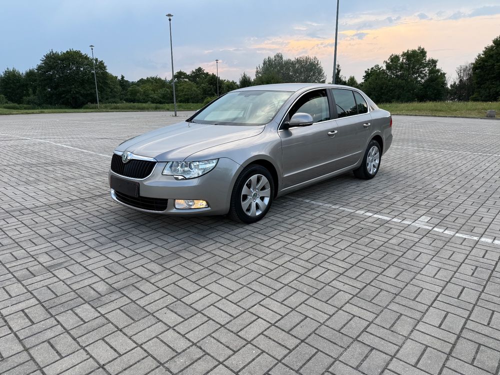 Skoda Superb II (2008-2018) 2.0 TDI DSG Elegance 2012