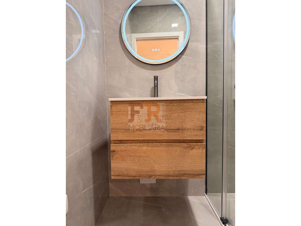 Moradia Geminada Gaveto T3 com Garagem Quinta do Conde-38