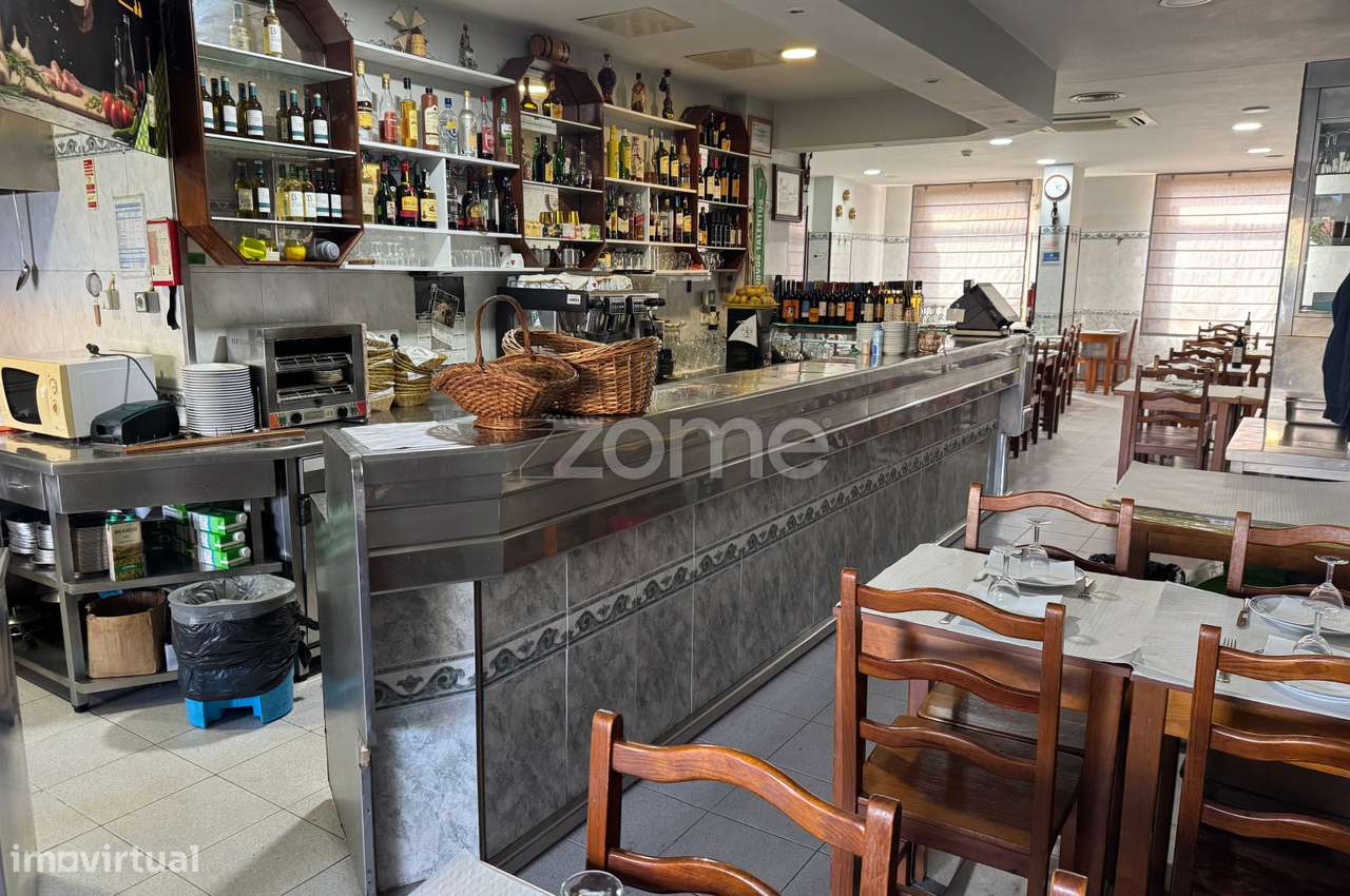 Loja, 111 m², Agualva e Mira-Sintra - Grande imagem: 2/18