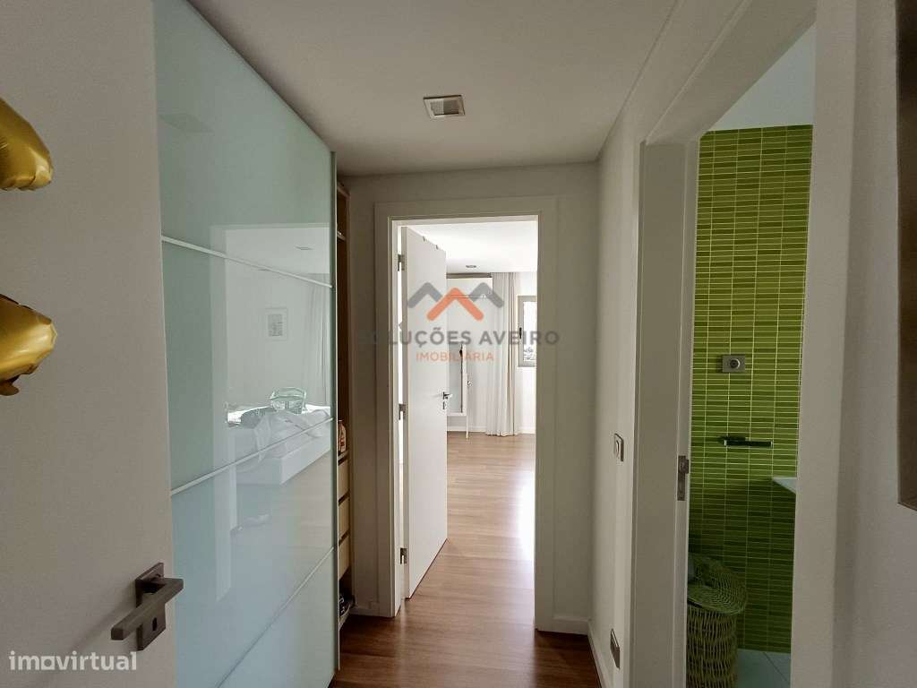 Moradia Contemporânea de Luxo com jardins tropicais e Design Exclus...-26