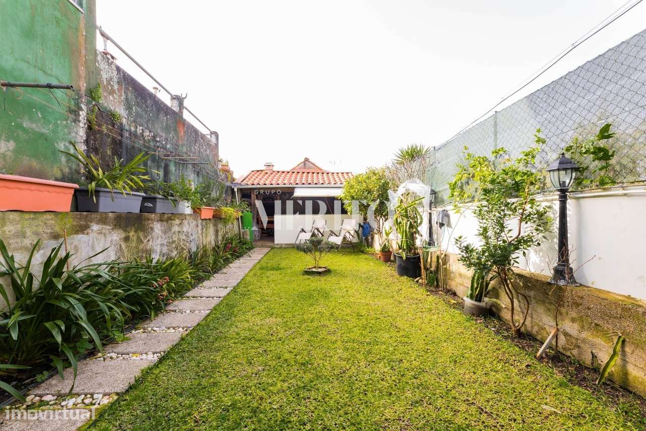 Moradia com Alojamento Local-21