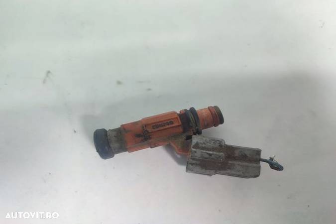 Injector 1.6 2.0 benzina CDH210 Mitsubishi Lancer IX  [din 2000 pana  2005] seria - 2